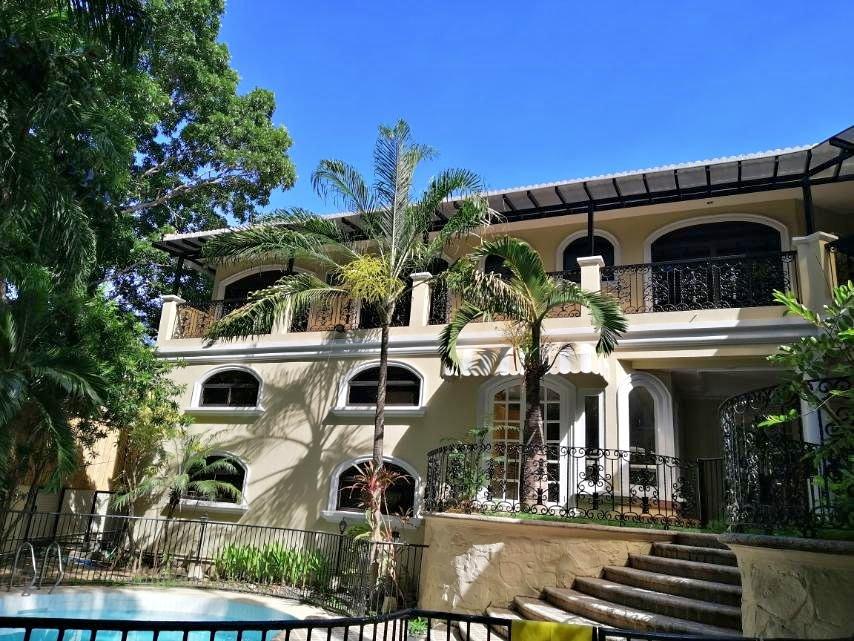 House For Rent With Pool 963 sq m lot - rental in Manila