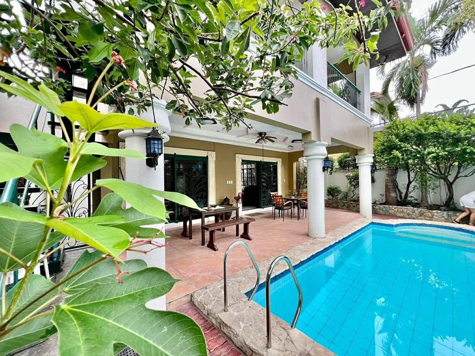 Fully Furnished 4 Bedroom House in Greenwoods Executive Village Pasig City for Lease - rental in Pasig City