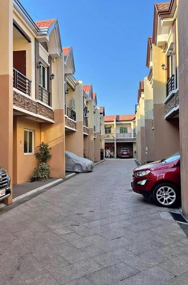 Townhouse for rent - rental in Quezon City