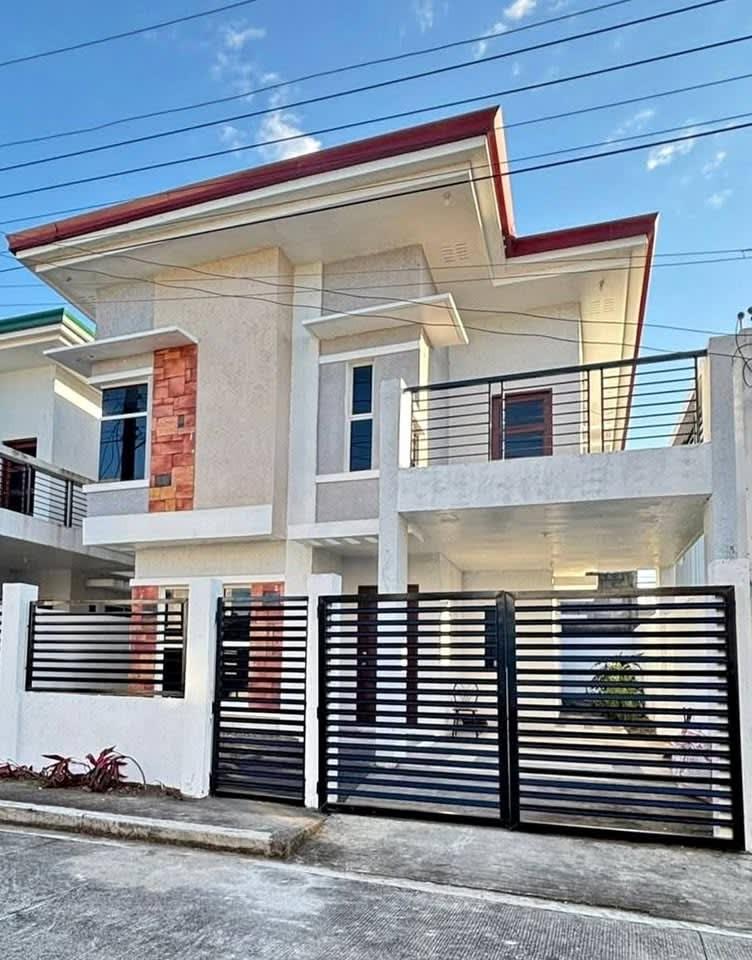 4 Beds 4 Baths House - rental in Talisay City