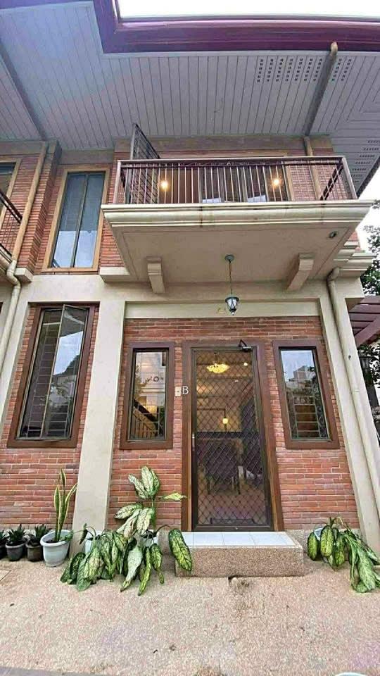 𝗦𝗲𝗺𝗶-𝗙𝘂𝗿𝗻𝗶𝘀𝗵𝗲𝗱 𝗧𝗼𝘄𝗻𝗵𝗼𝘂𝘀𝗲 𝗳𝗼𝗿 𝗥𝗲𝗻𝘁 – 𝗟𝗮𝗻𝗮𝗻𝗴, 𝗗𝗮𝘃𝗮𝗼 𝗖𝗶𝘁𝘆 - rental in Davao City